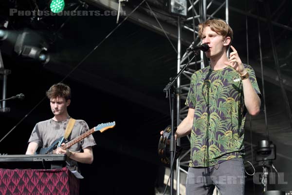 GLASS ANIMALS - 2014-07-18 - PARIS - Parvis de l'Hotel de Ville - David Algernon Bayley - Andrew L Macfarlane